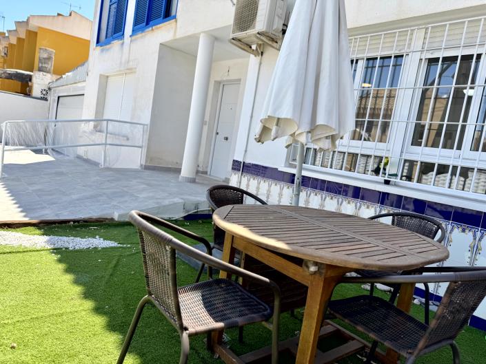 Image No.16-4 Bed Semi-Detached for sale