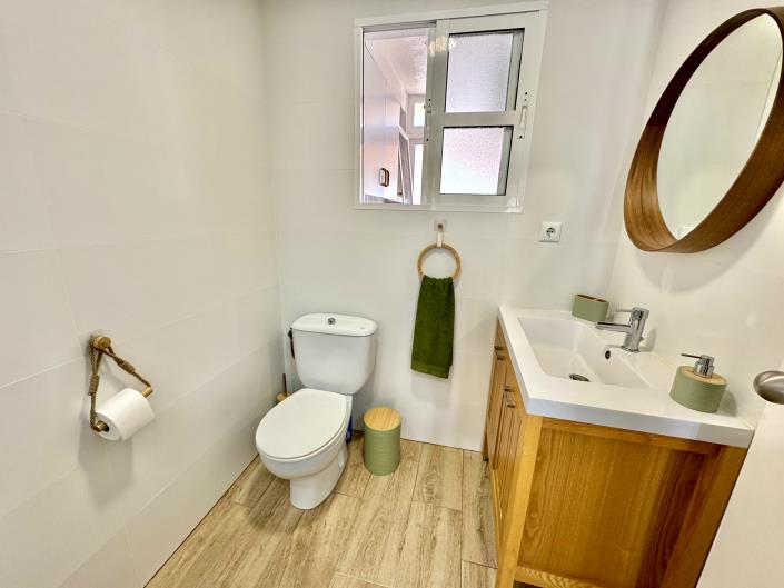 Image No.20-4 Bed Semi-Detached for sale