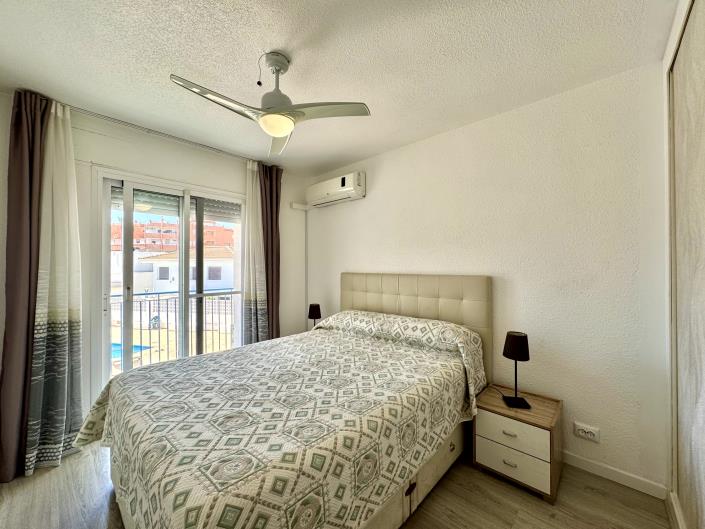 Image No.40-4 Bed Semi-Detached for sale