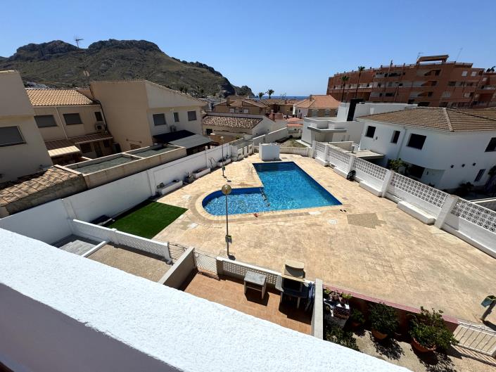 Image No.3-4 Bed Semi-Detached for sale