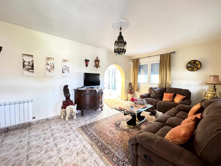 Image No.6-4 Bed Country Property for sale