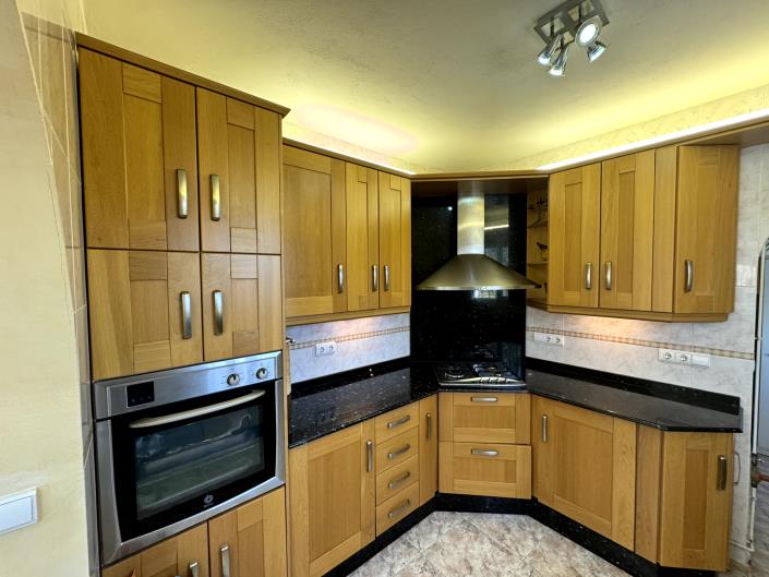 Image No.11-4 Bed Country Property for sale