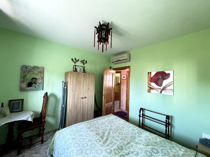 Image No.48-4 Bed Country Property for sale