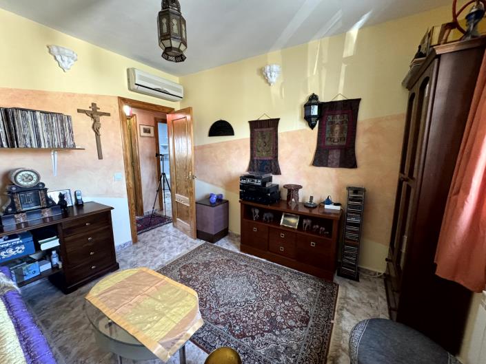 Image No.53-4 Bed Country Property for sale