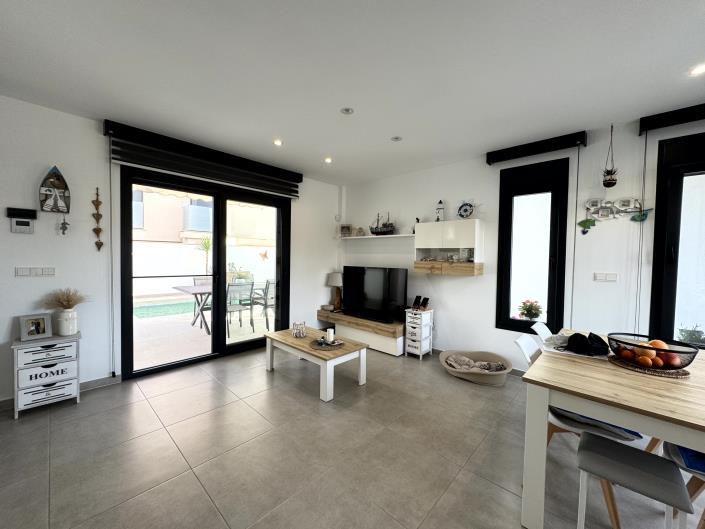 Image No.8-3 Bed Chalet for sale