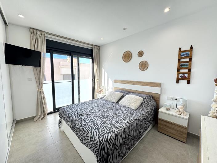 Image No.27-3 Bed Chalet for sale