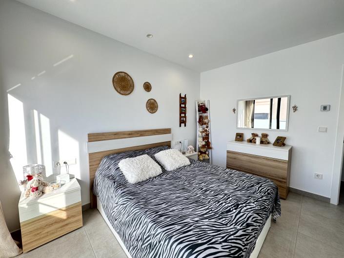 Image No.28-3 Bed Chalet for sale