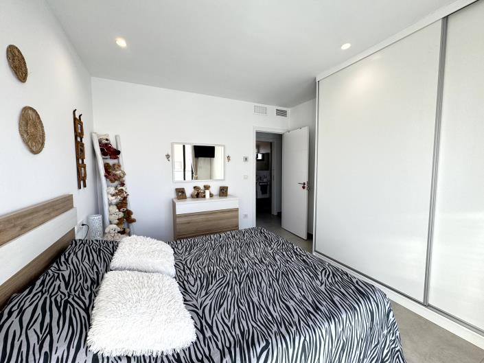 Image No.29-3 Bed Chalet for sale