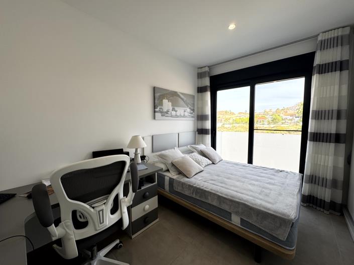 Image No.33-3 Bed Chalet for sale