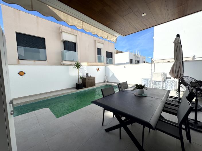 Image No.40-3 Bed Chalet for sale