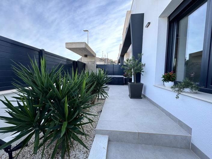 Image No.47-3 Bed Chalet for sale