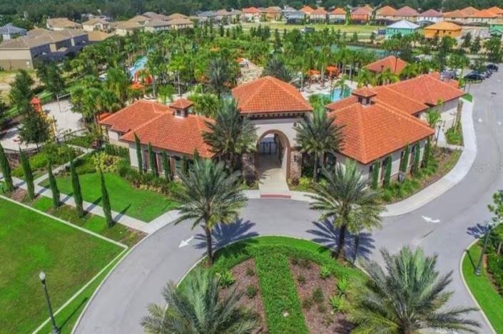 Image No.2-12 Bed House for sale