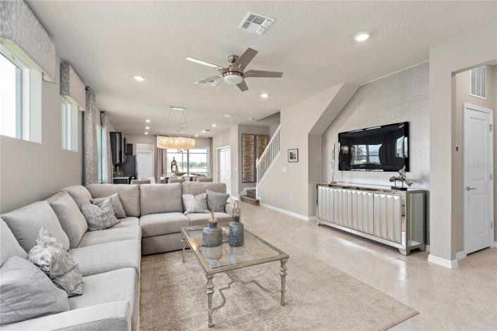 Image No.7-5 Bed House for sale