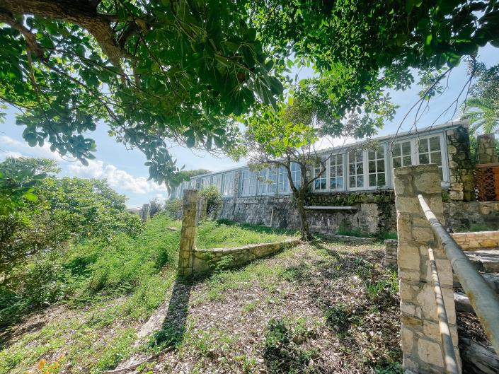 Image No.14-3 Bed Property for sale