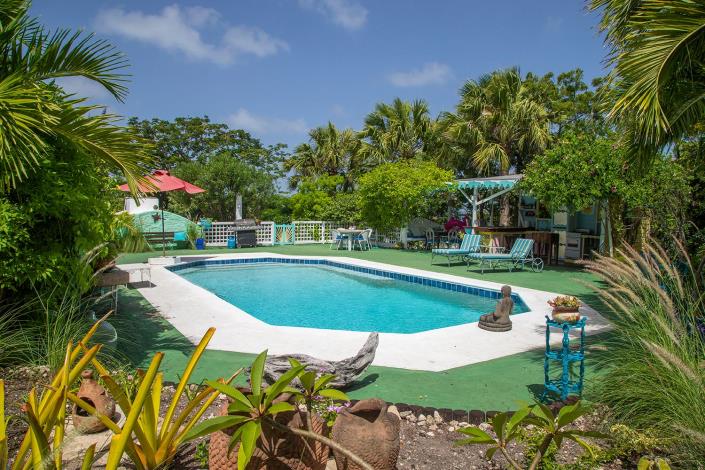 Image No.14-9 Bed Property for sale