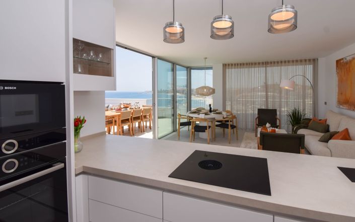 Image No.8-3 Bed Property for sale