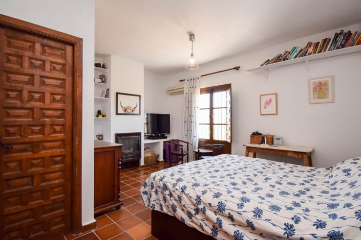 Image No.13-4 Bed Cortijo for sale