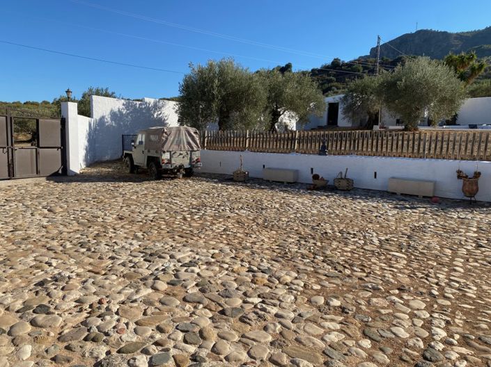 Image No.23-4 Bed Cortijo for sale