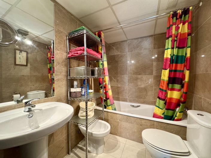 Image No.16-2 Bed Property for sale