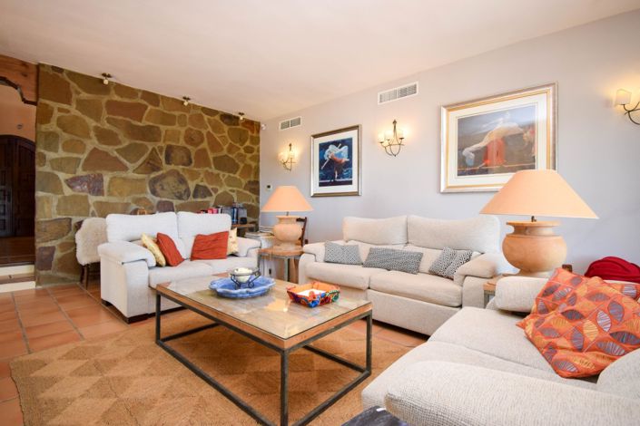 Image No.6-5 Bed Property for sale