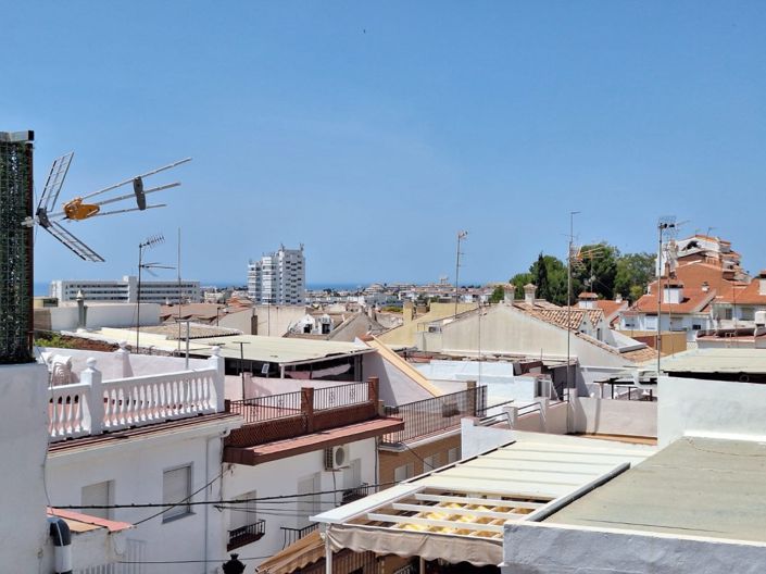 Image No.20-3 Bed Property for sale