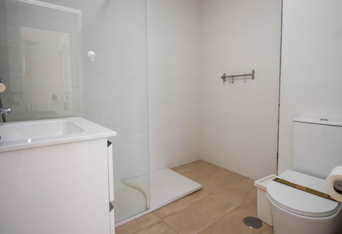 Image No.24-2 Bed Apartment for sale