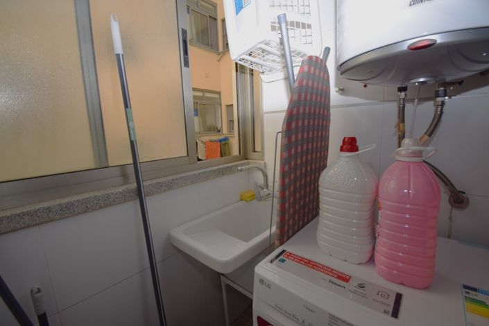 Image No.8-3 Bed Apartment for sale