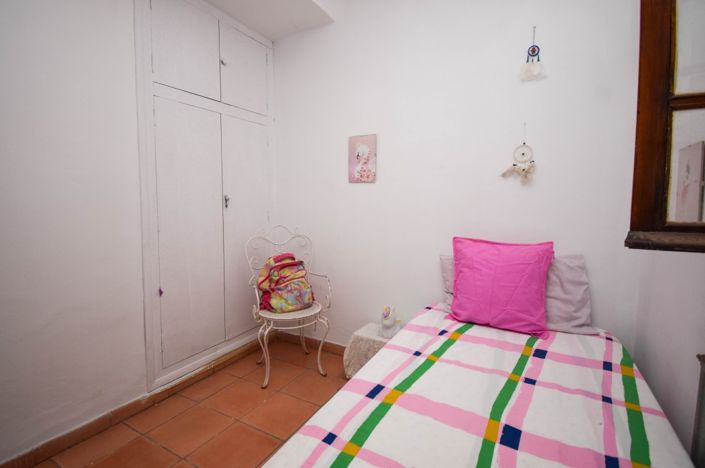 Image No.11-3 Bed Townhouse for sale