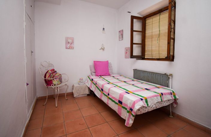 Image No.10-3 Bed Townhouse for sale