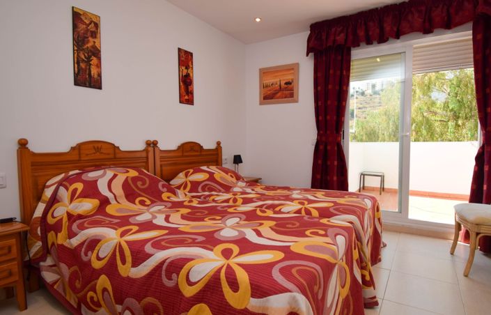 Image No.15-2 Bed Property for sale