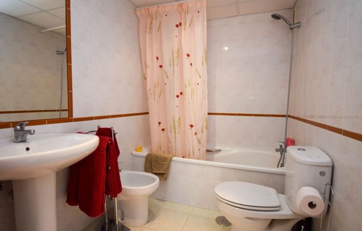 Image No.21-2 Bed Property for sale