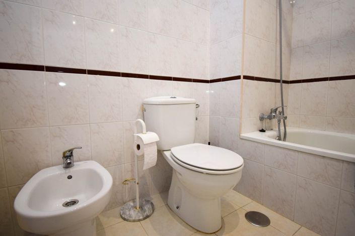 Image No.23-2 Bed Property for sale