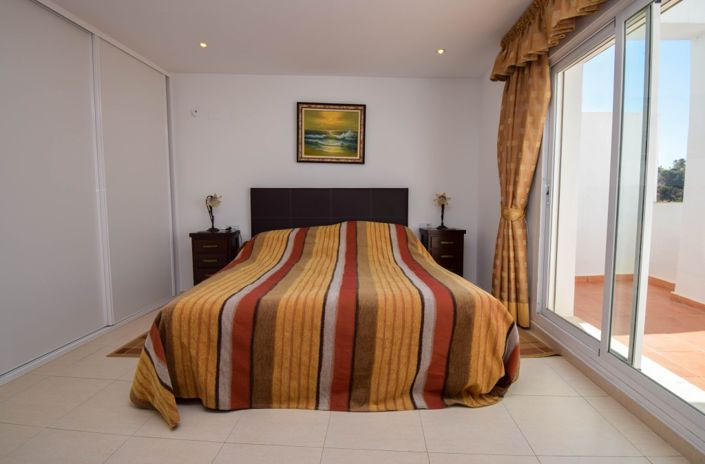 Image No.9-2 Bed Property for sale