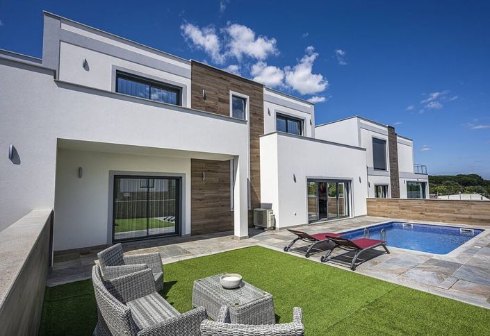 Image No.1-3 Bed Villa for sale