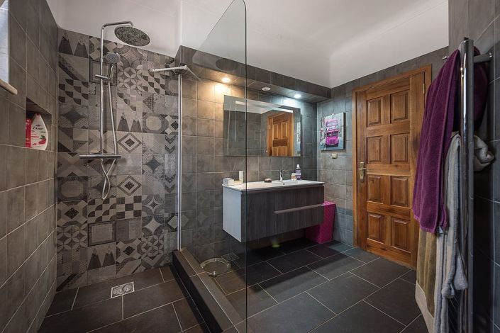 Image No.26-5 Bed Villa for sale