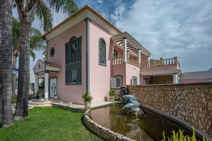Image No.1-3 Bed Villa for sale