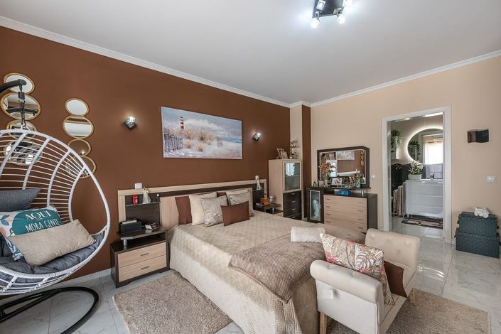 Image No.12-3 Bed Villa for sale