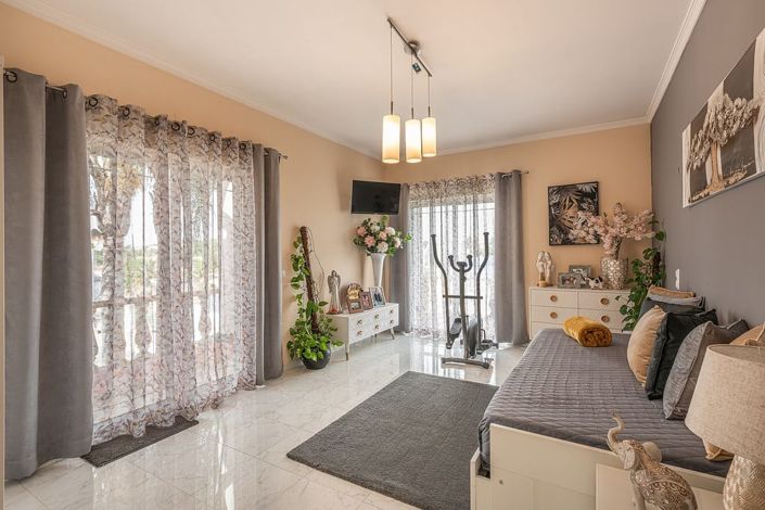 Image No.15-3 Bed Villa for sale