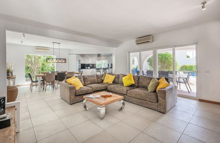 Image No.12-4 Bed Villa for sale