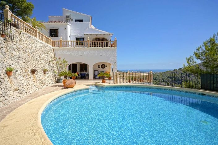 Image No.1-4 Bed Villa for sale