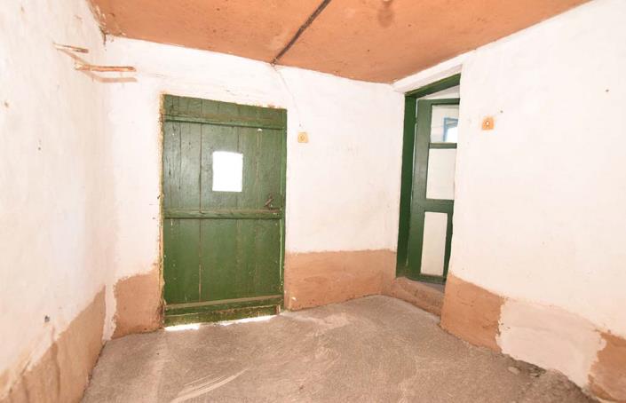 Image No.18-2 Bed House for sale