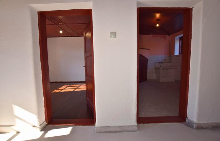 Image No.10-3 Bed House for sale