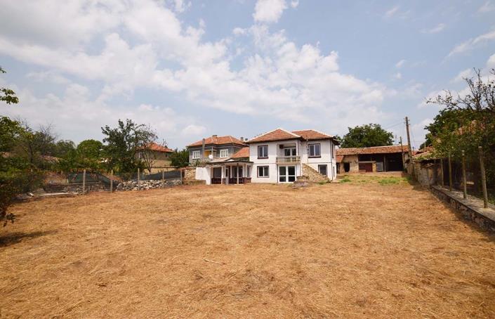 Image No.6-2 Bed House for sale