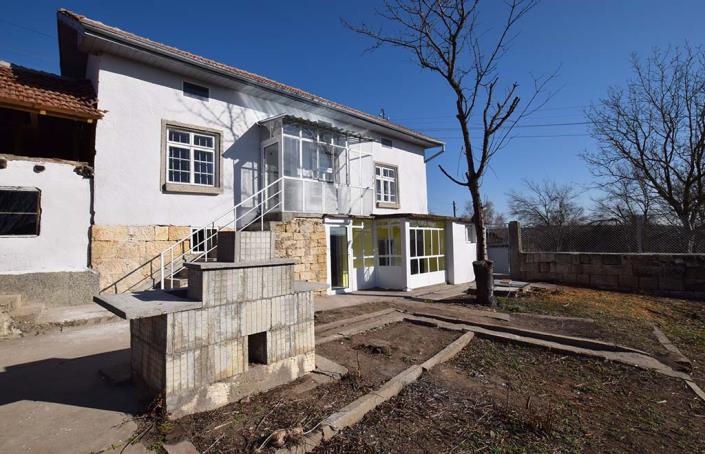 Image No.8-2 Bed House for sale