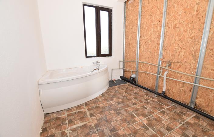 Image No.40-2 Bed House for sale