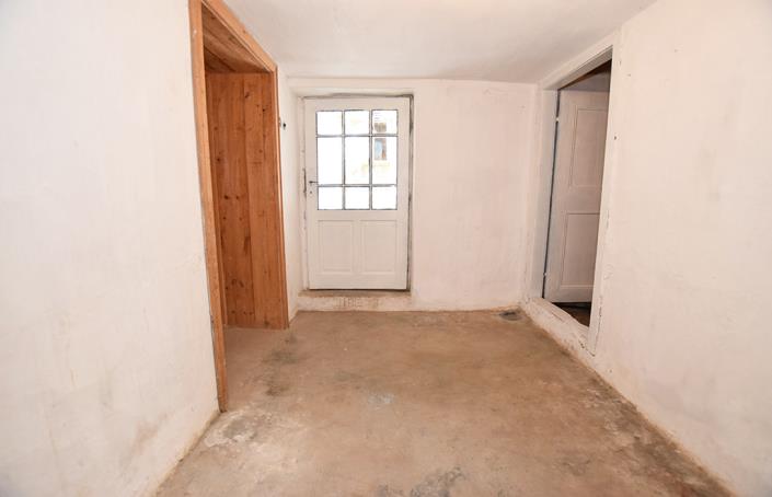 Image No.9-2 Bed House for sale