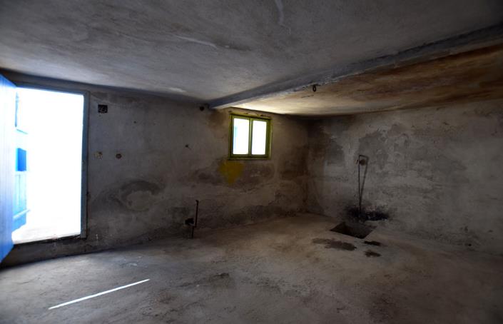 Image No.10-3 Bed House for sale