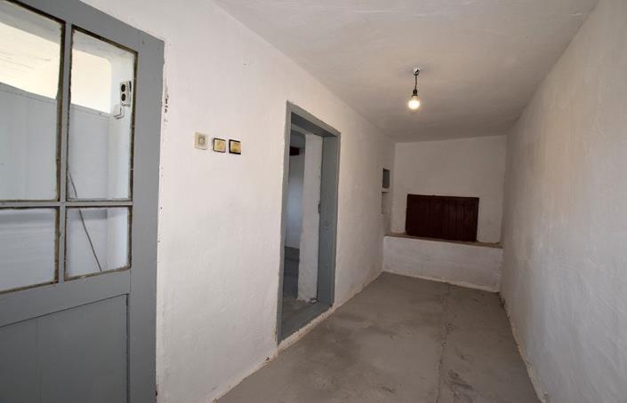 Image No.10-3 Bed House for sale