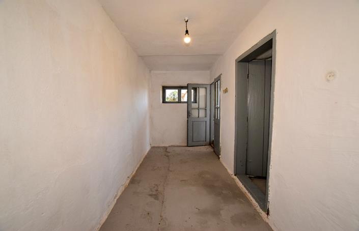 Image No.11-3 Bed House for sale