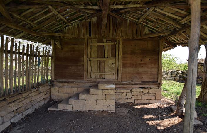 Image No.13-2 Bed House for sale